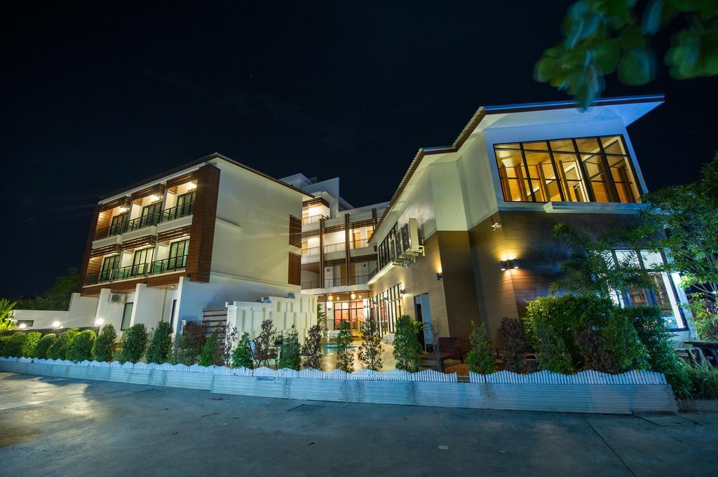 Mamaison Hotel Buriram Exterior photo