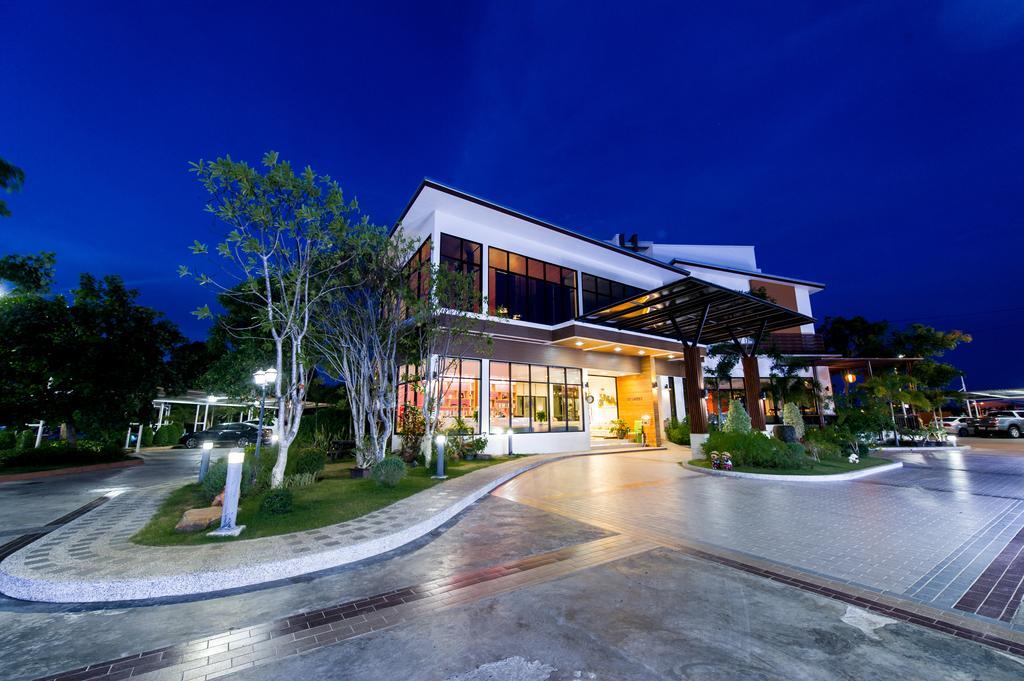 Mamaison Hotel Buriram Exterior photo